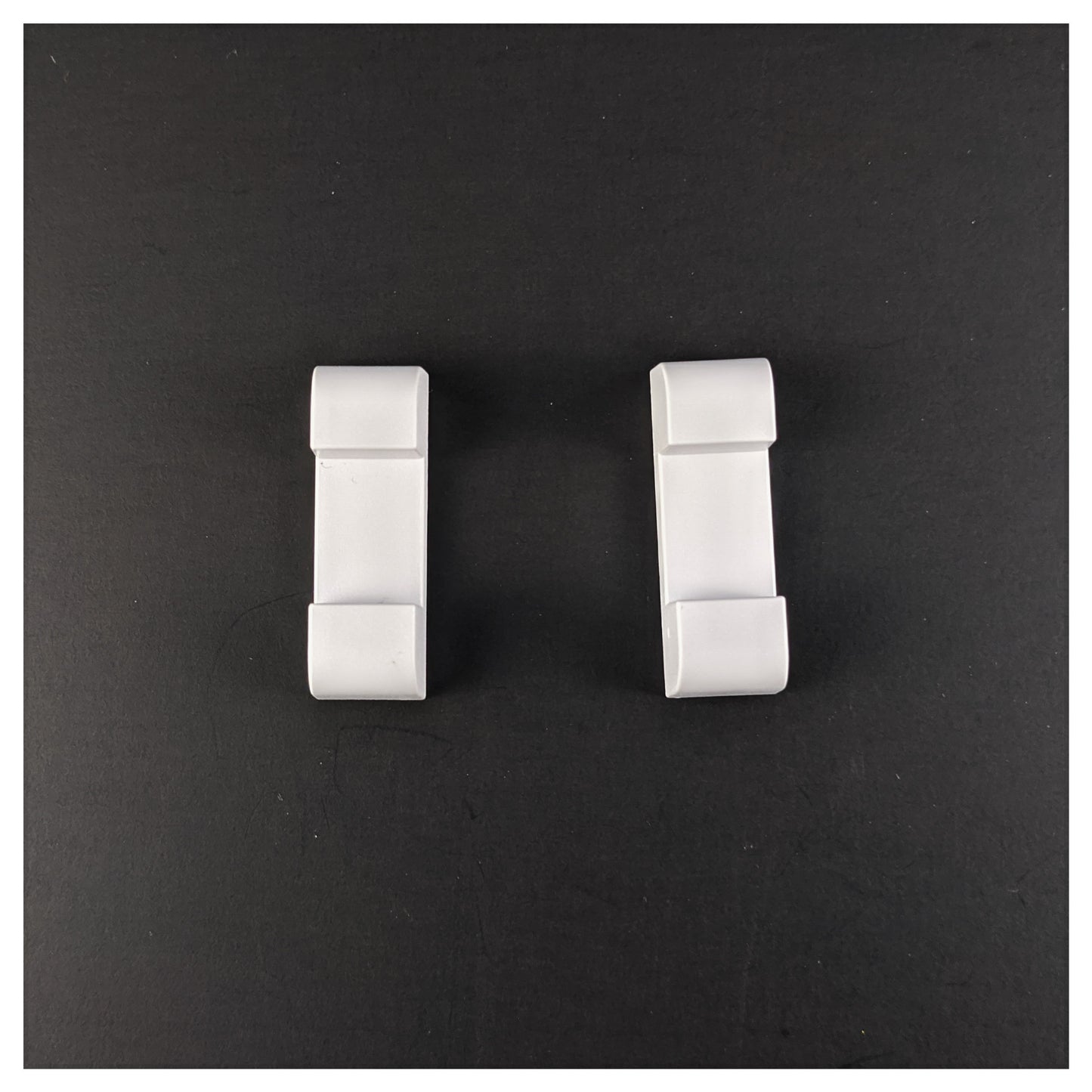 Flat Base Pair - Edge Stand - White
