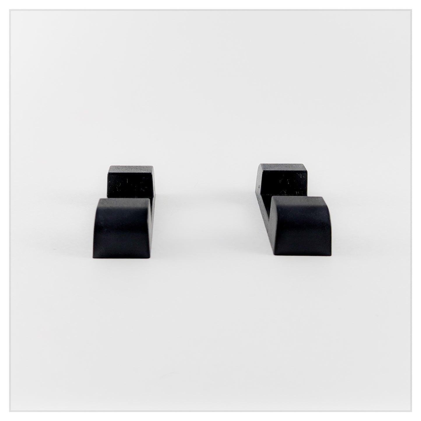 Flat Base Pair - Edge Stand - Black